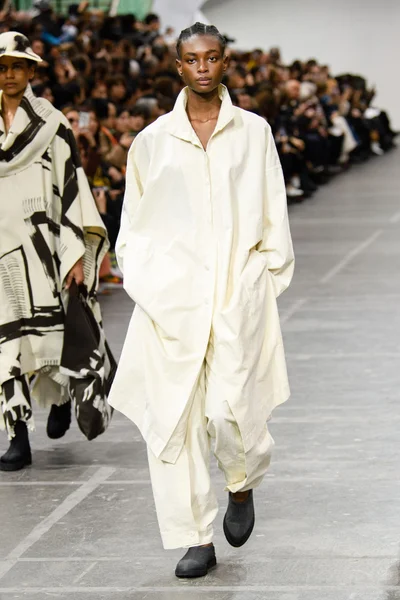 Look 29